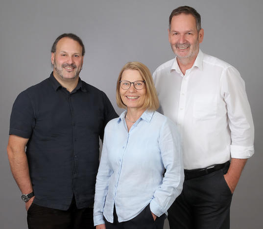 v. l. n. r.: Mattia Dellacroce (Technical Director), Arja Roos (Managing Director), Johannes Roos (Project Director).